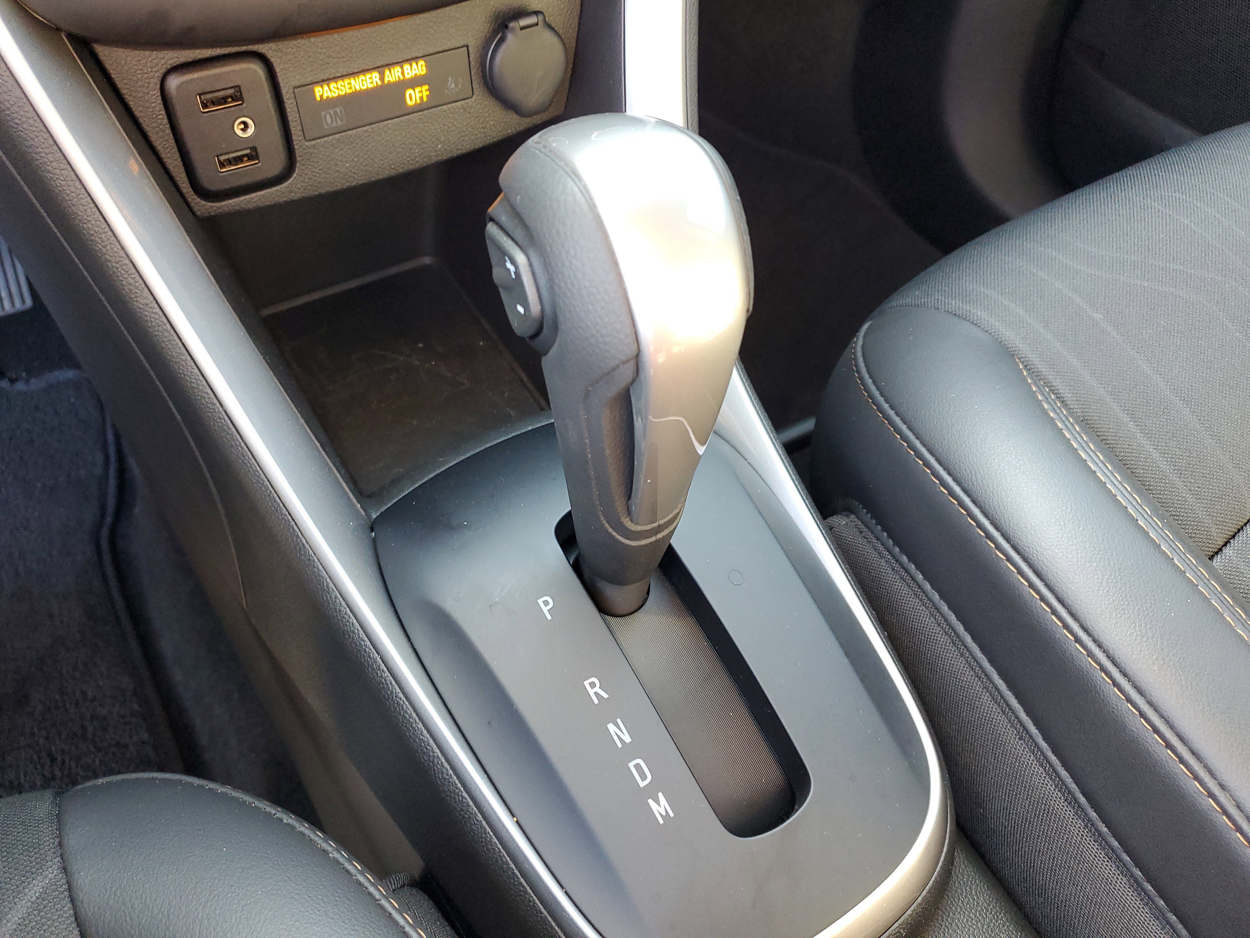 Used 2022 Chevrolet Trax LT w/ LT Convenience Package image 29