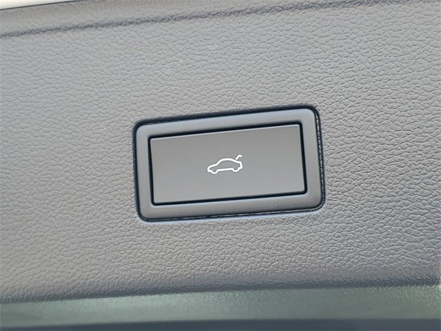 New 2026 Volkswagen Atlas Cross Sport SE image 9