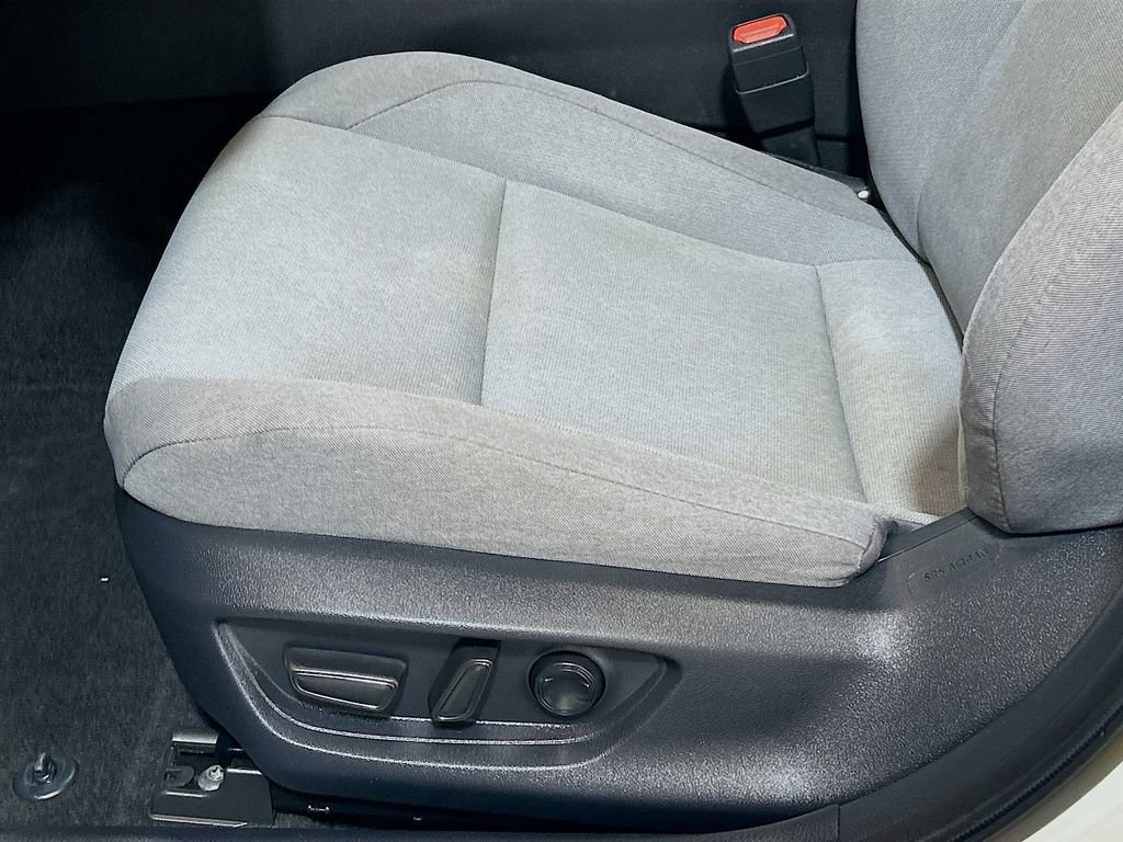 Used 2025 Toyota Camry LE w/ Convenience Package FWD image 17