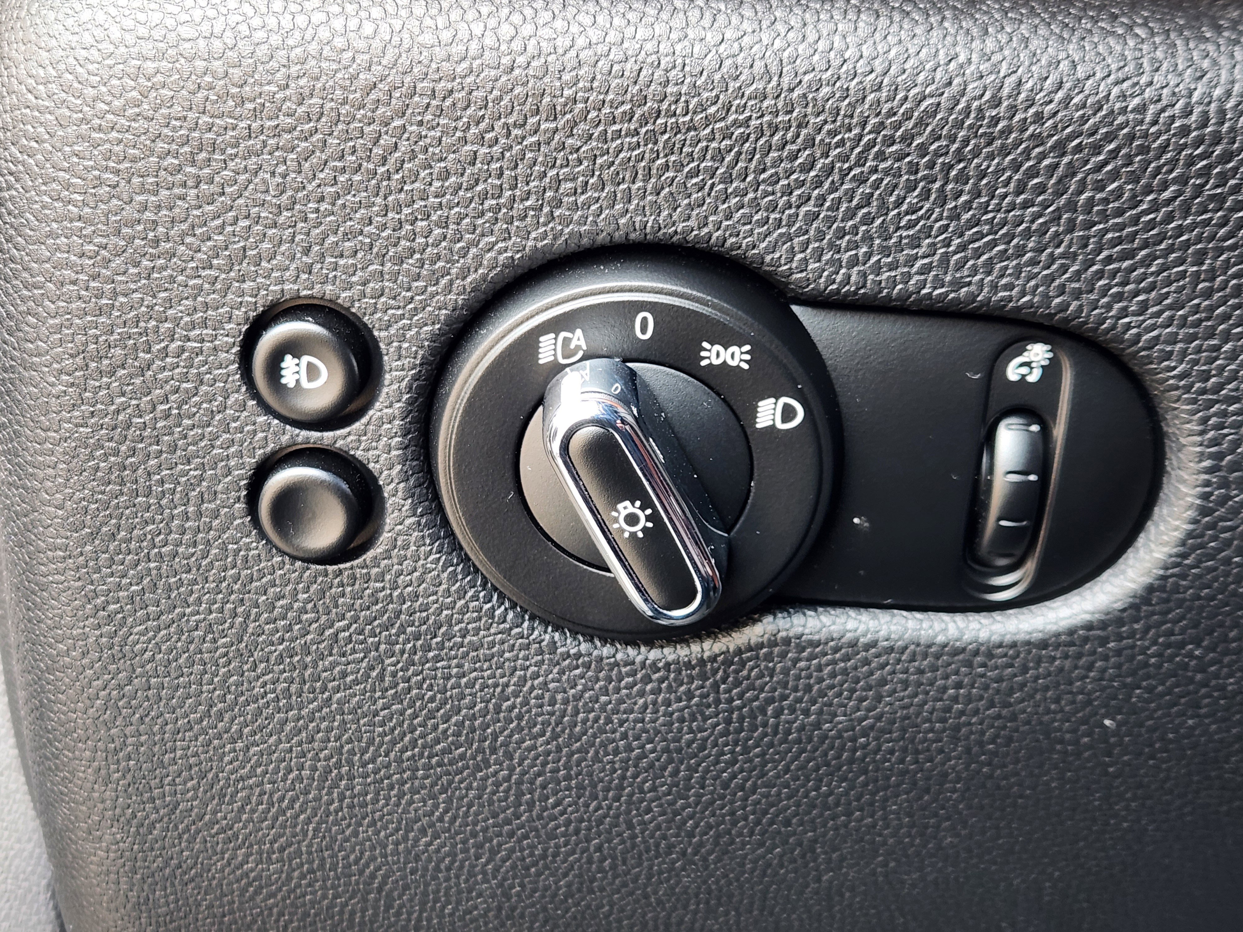 Used 2021 MINI Cooper S w/ Driver Assistance Package image 29