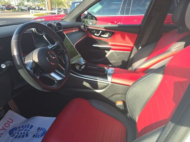 Used 2025 Mercedes-Benz GLC 300 image 2