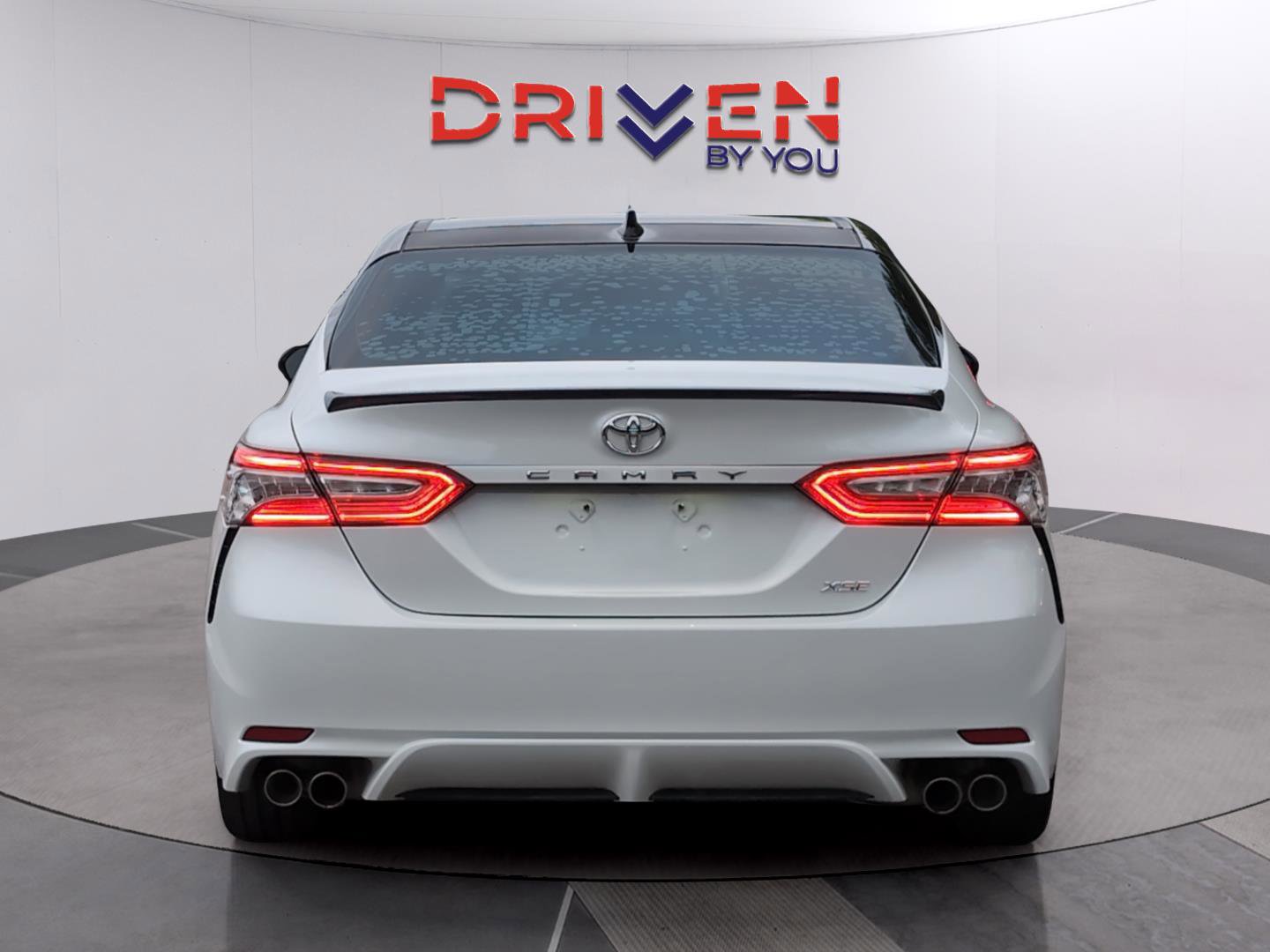 Used 2020 Toyota Camry XSE image 5