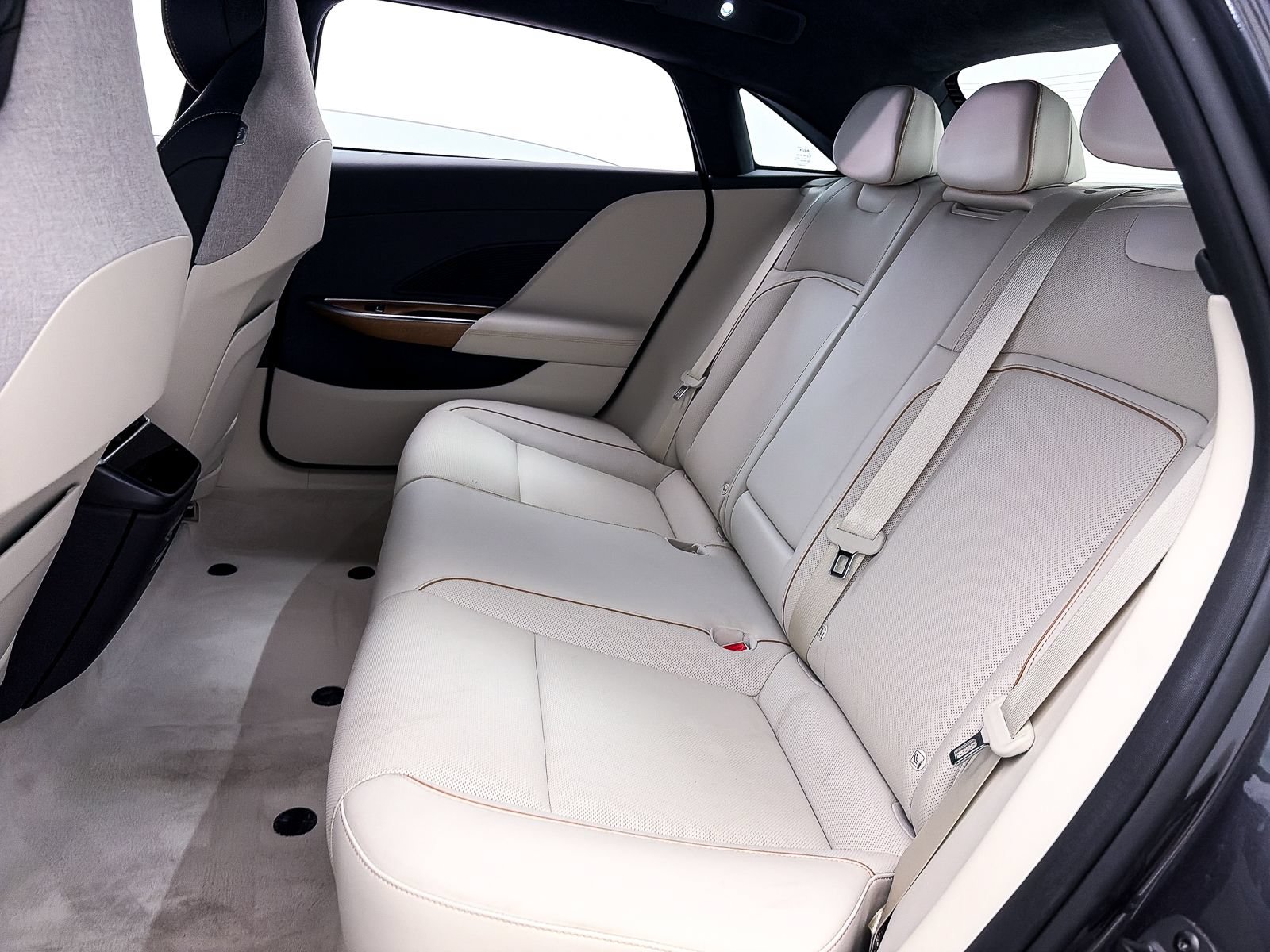 Used 2024 Lucid Air Touring AWD/4WD image 38