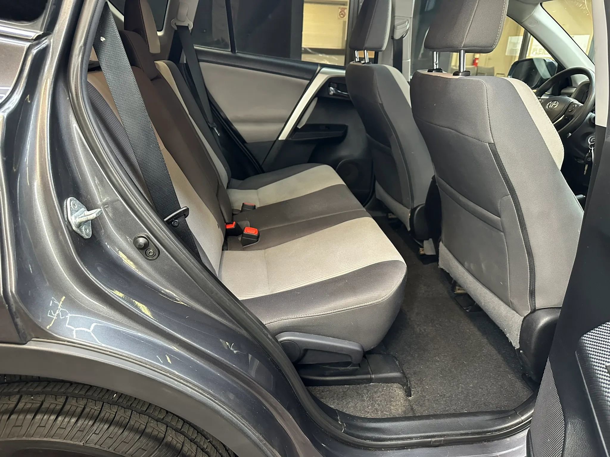 Used 2015 Toyota RAV4 XLE image 24