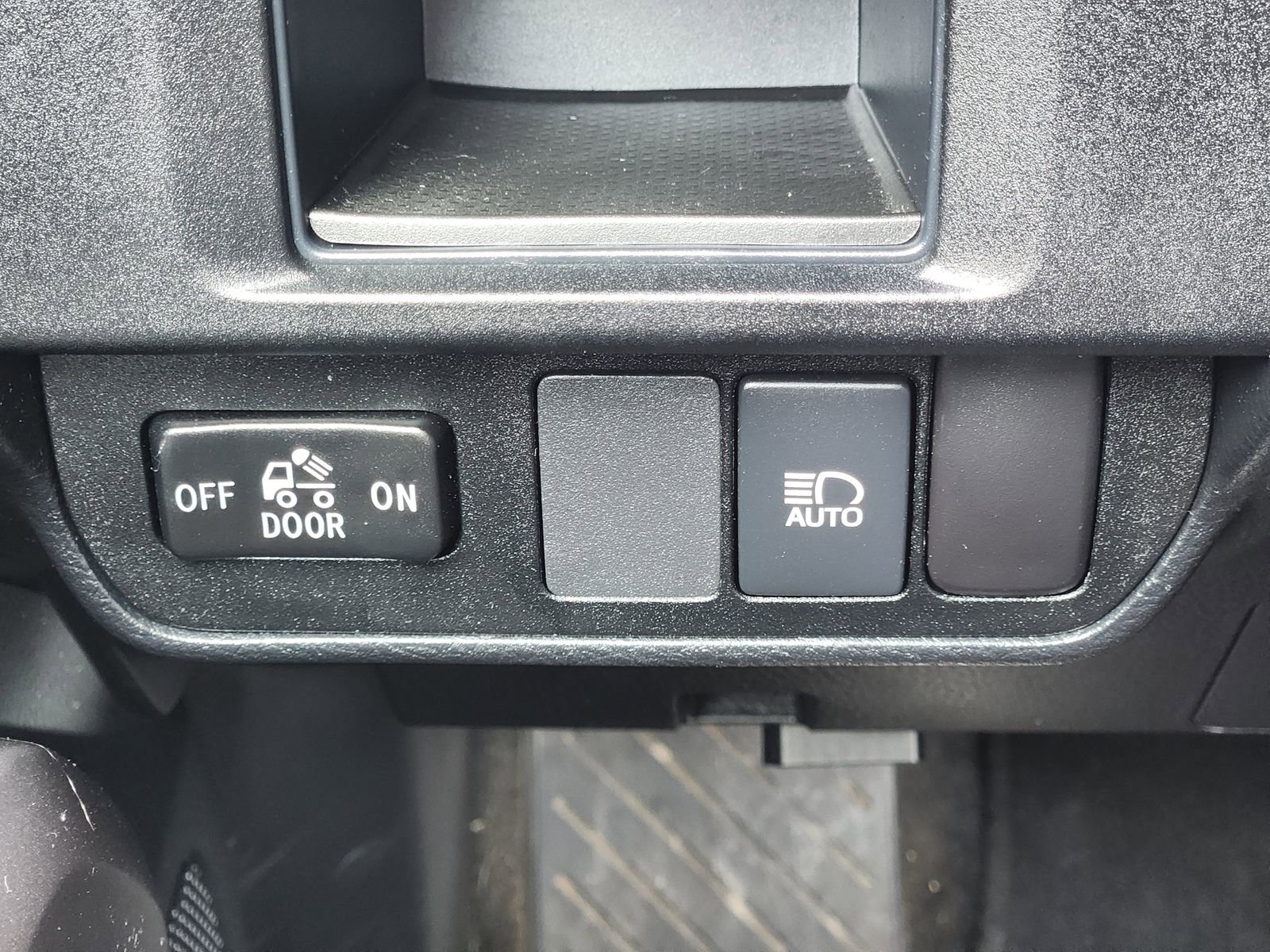 Used 2018 Toyota Tacoma SR5 image 26