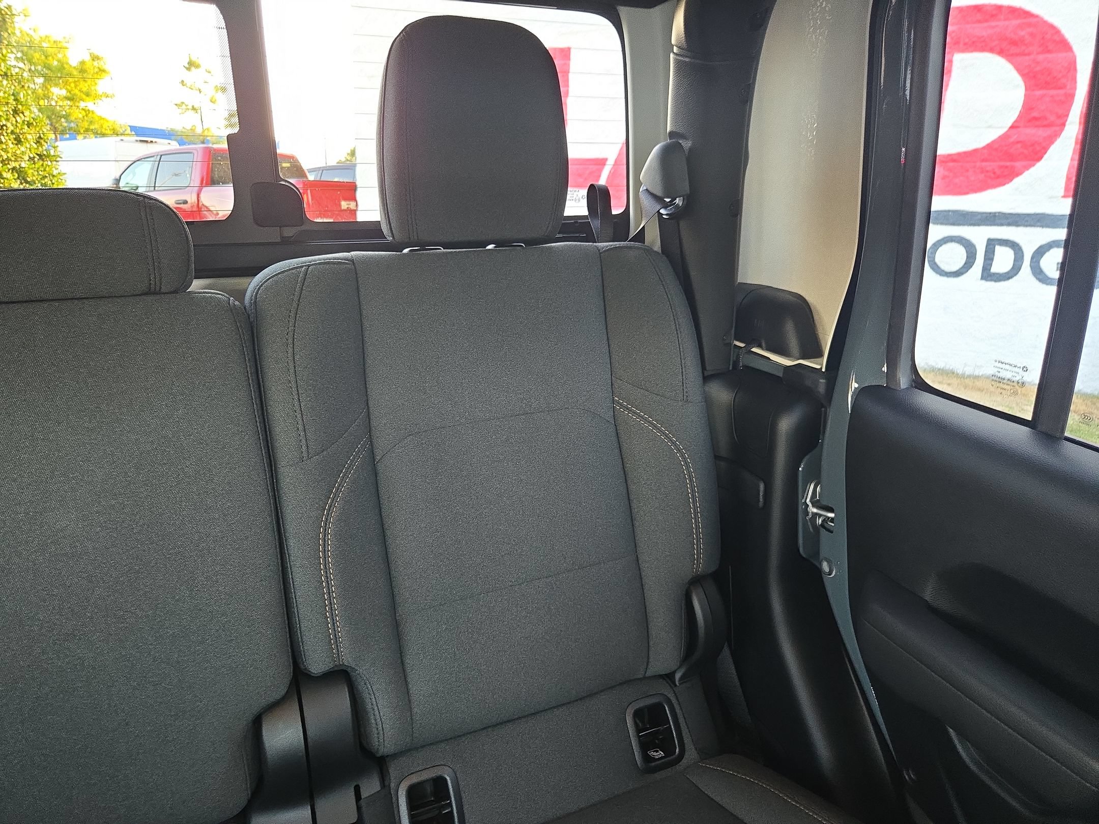 Used 2025 Jeep Gladiator Sport AWD/4WD image 12