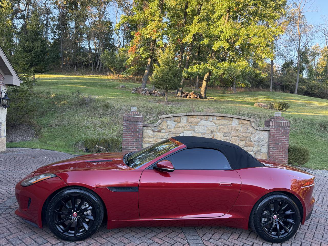 Used 2015 Jaguar F-TYPE Convertible RWD image 11