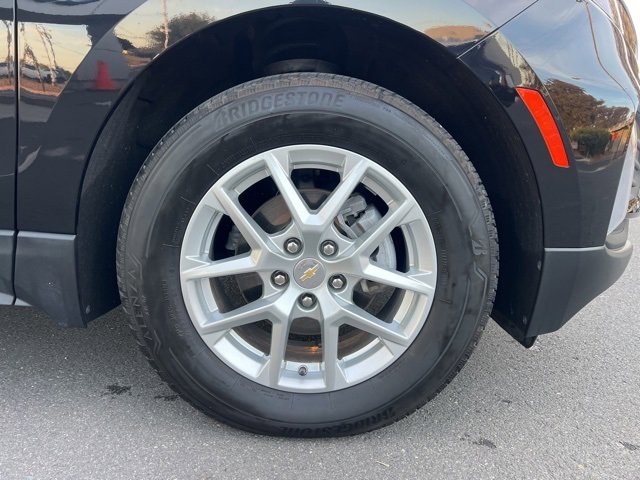 Used 2023 Chevrolet Equinox LT w/ Driver Convenience Package image 2