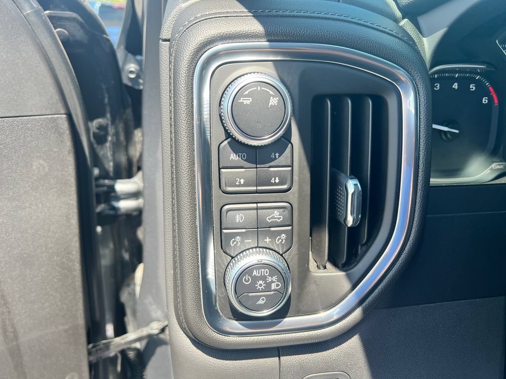 Used 2019 GMC Sierra 1500 SLT w/ SLT Premium Package AWD/4WD image 25