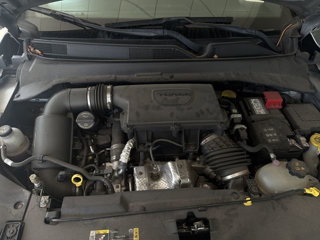 Used 2023 Jeep Compass Latitude w/ Sun and Sound Group AWD/4WD image 15