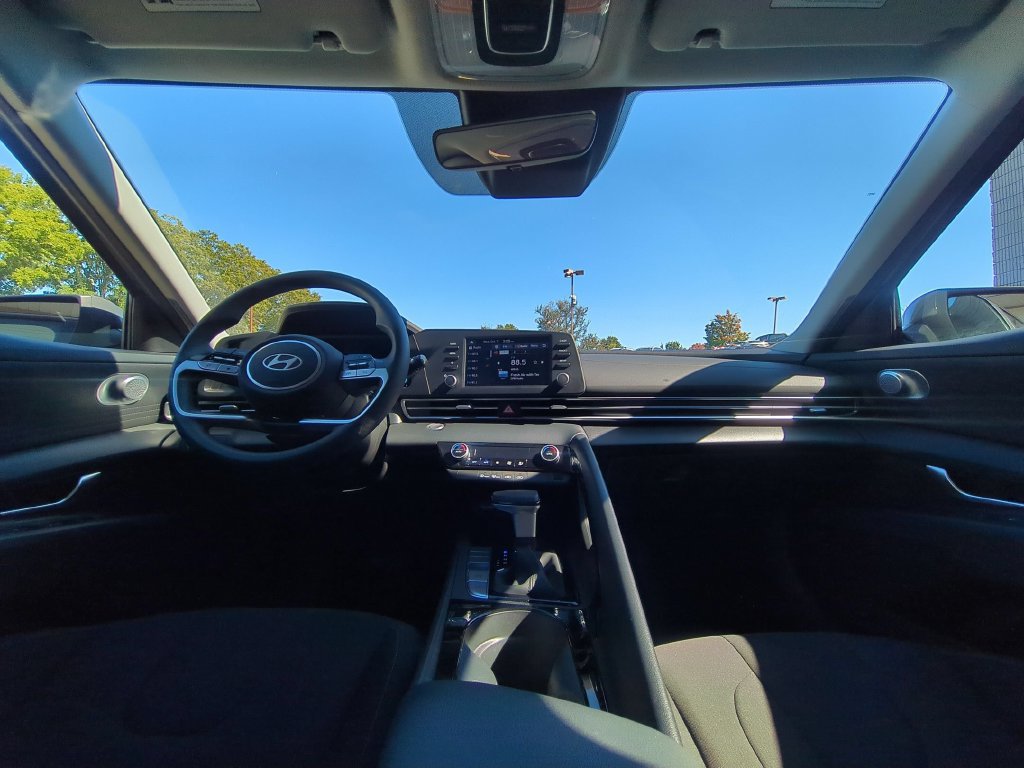 Used 2026 Hyundai Elantra Hybrid FWD image 22
