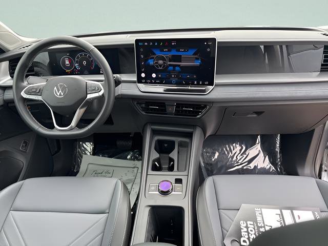 New 2025 Volkswagen Tiguan SE image 24