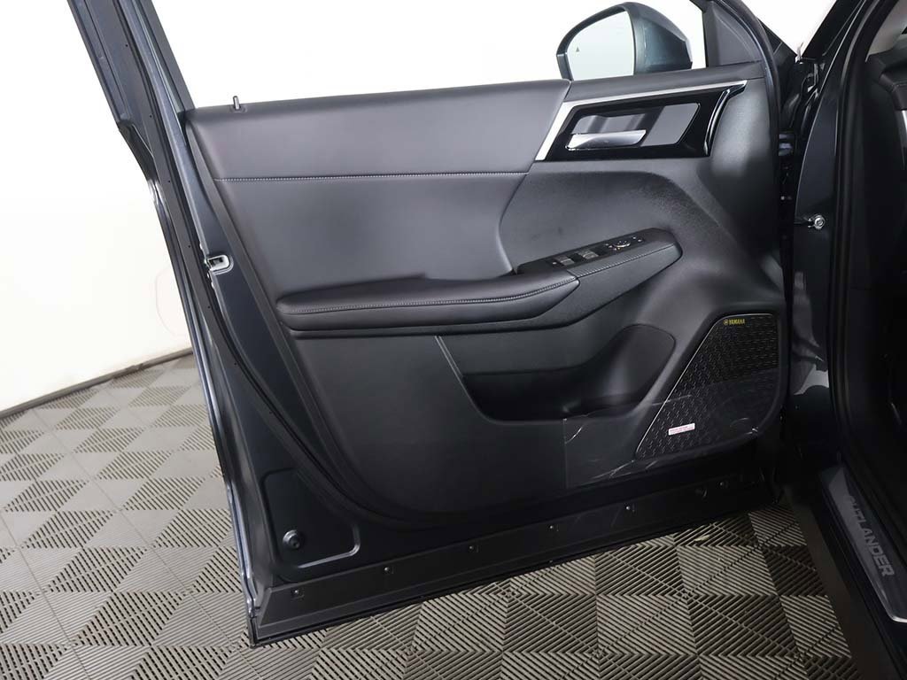 New 2025 Mitsubishi Outlander SE image 27