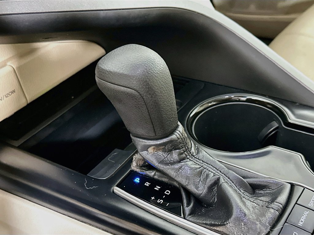 Used 2018 Toyota Camry LE w/ Audio Package FWD image 19