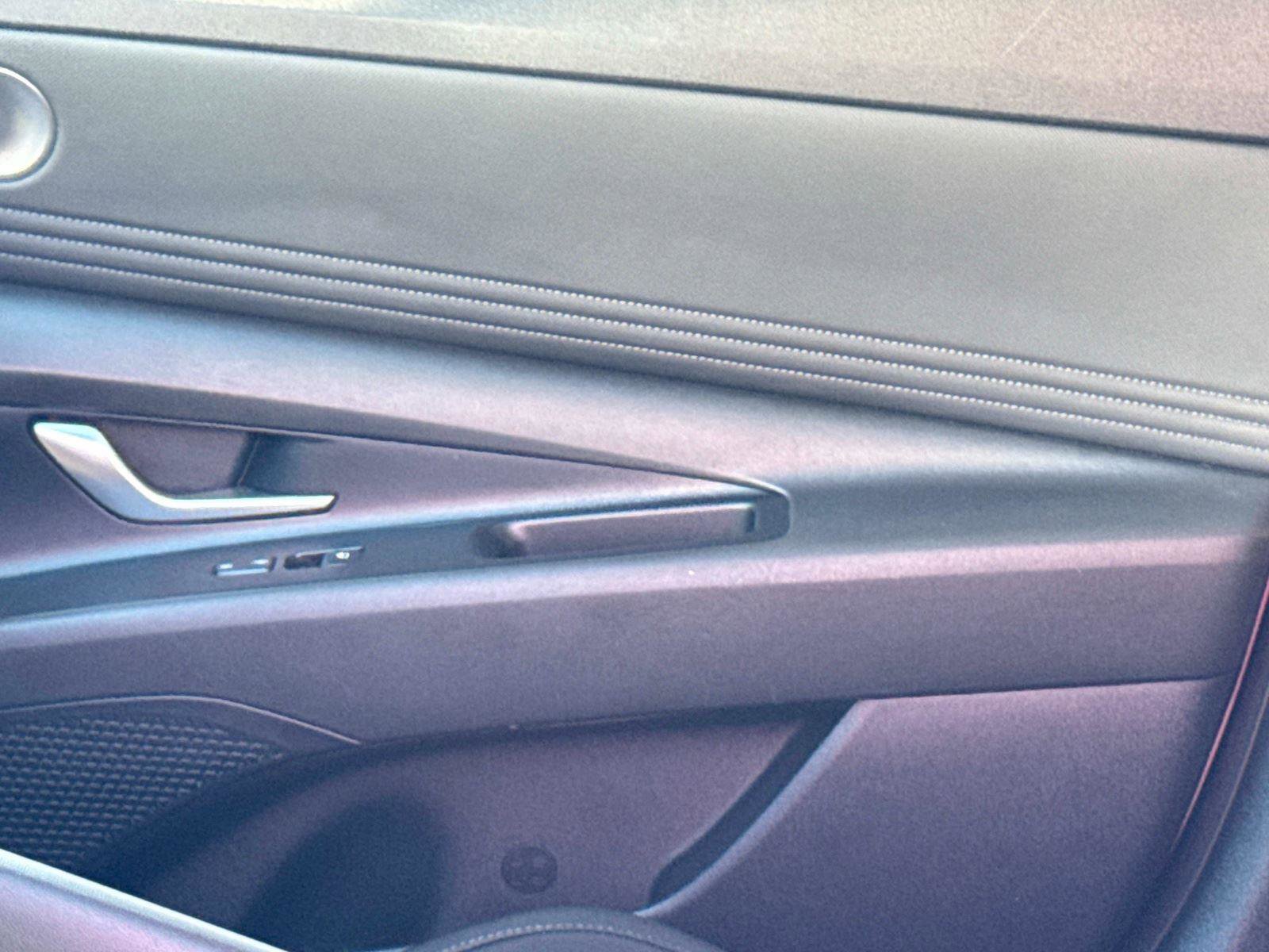 Used 2023 Hyundai Elantra SEL w/ Convenience Package image 19