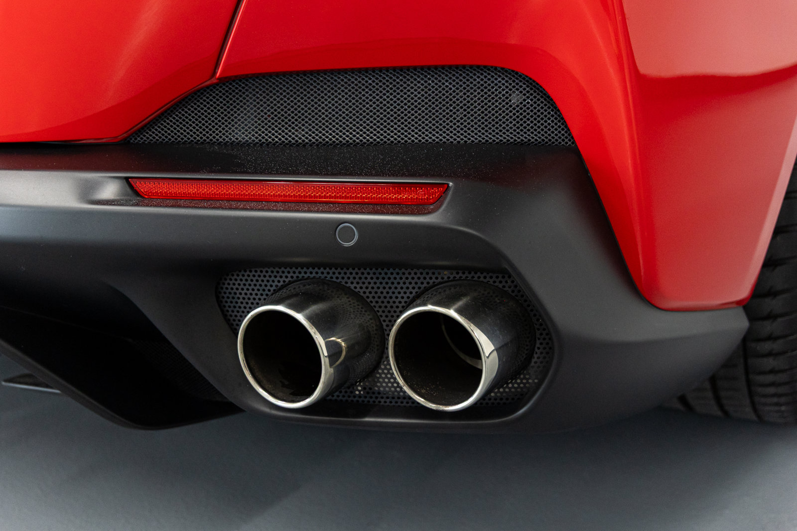 Used 2020 Ferrari Portofino RWD image 27