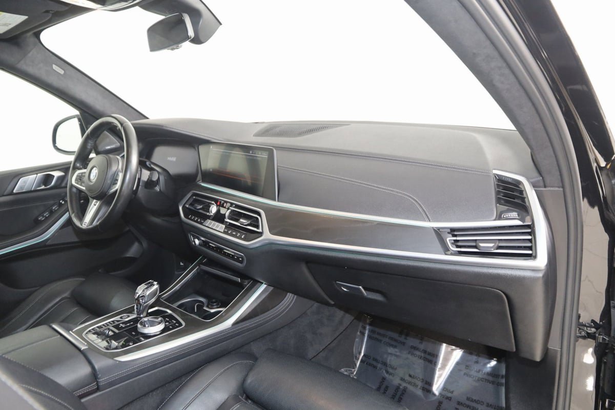 Used 2022 BMW X7 M50i w/ Executive Package image 51