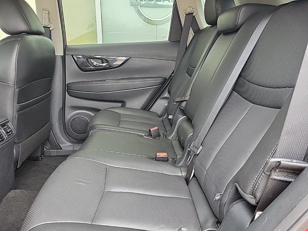 Used 2019 Nissan Rogue SL w/ Premium Package AWD/4WD image 15