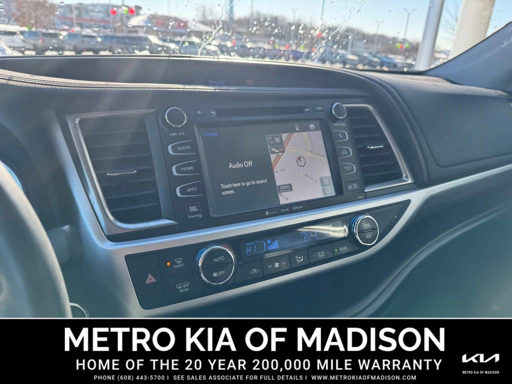 Used 2019 Toyota Highlander Limited Platinum image 16