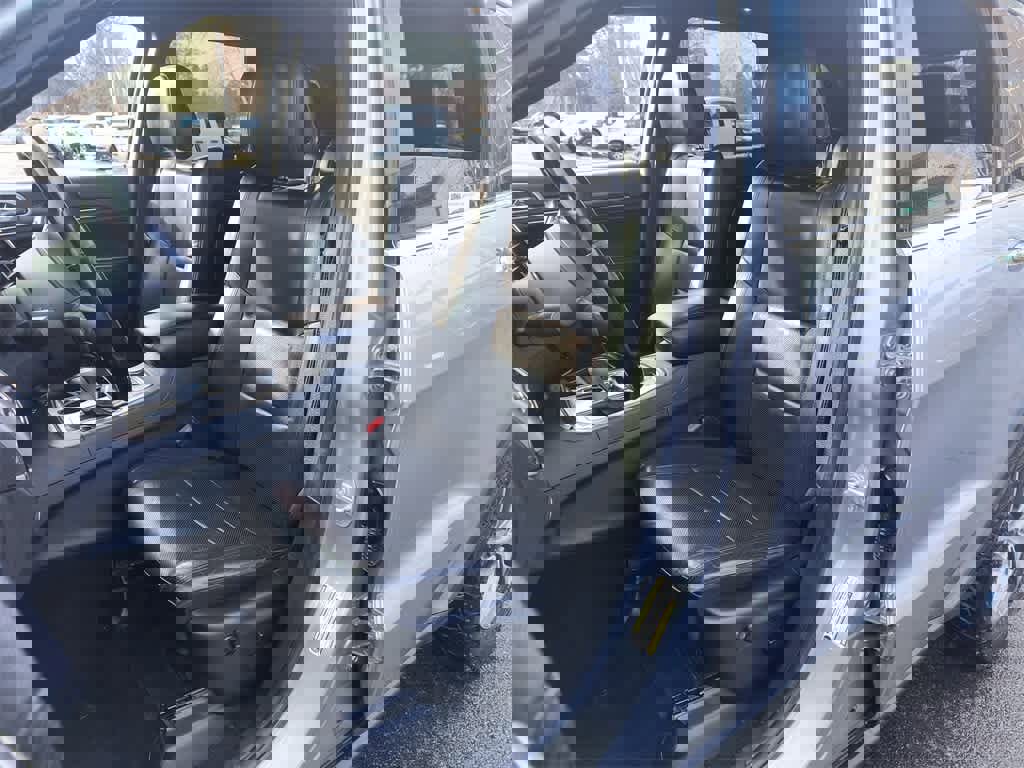 Used 2020 Jeep Grand Cherokee Limited w/ Luxury Group II image 11