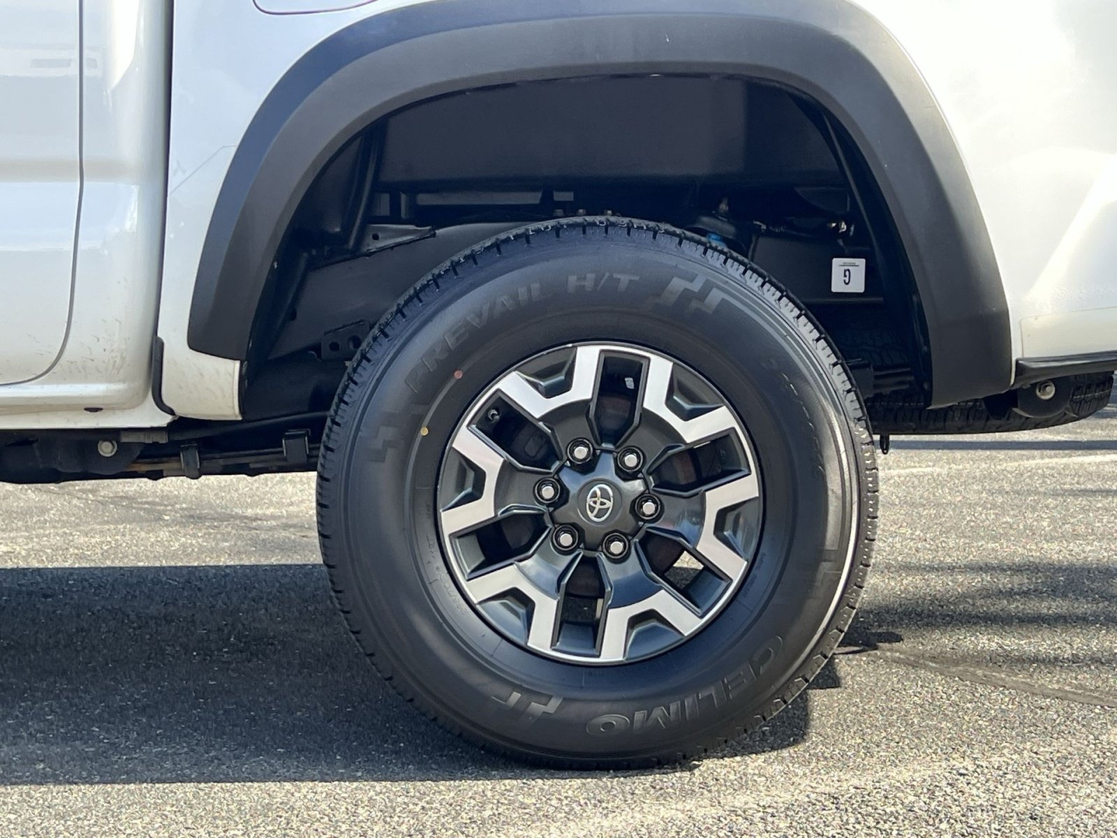 Used 2020 Toyota Tacoma TRD Off-Road w/ Technology Package AWD/4WD image 11