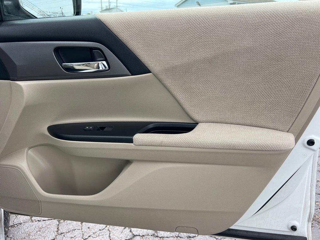 Used 2013 Honda Accord LX image 17