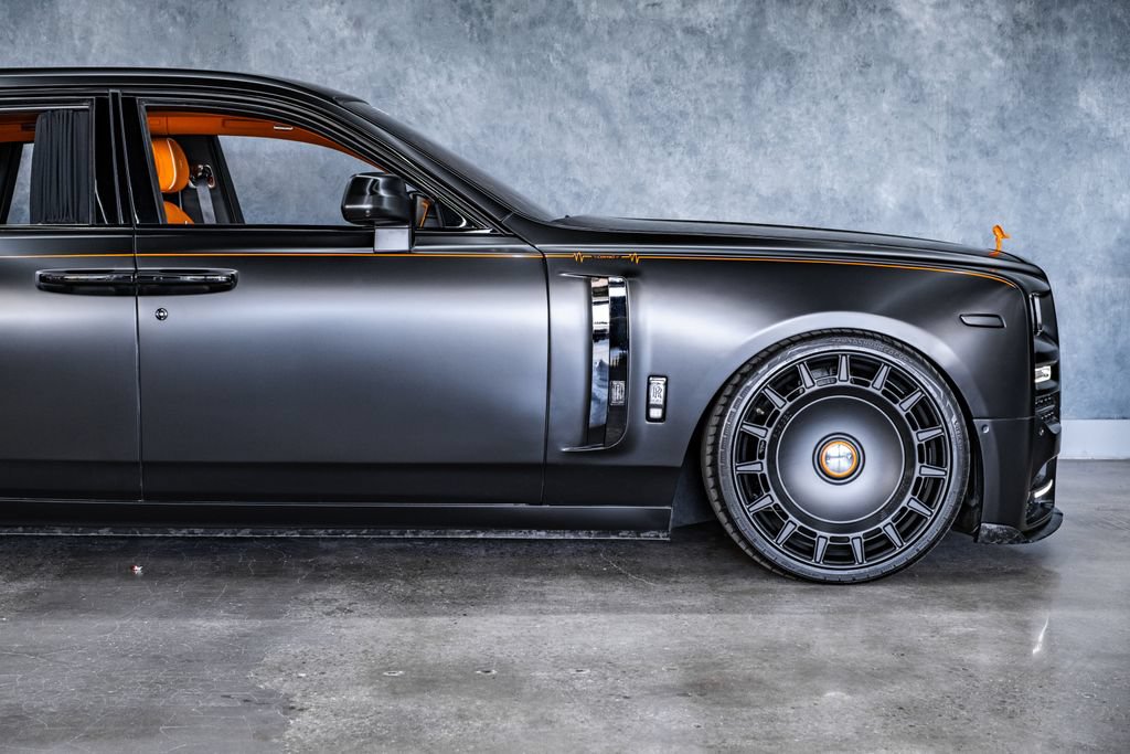 Used 2024 Rolls-Royce Phantom Sedan RWD image 18