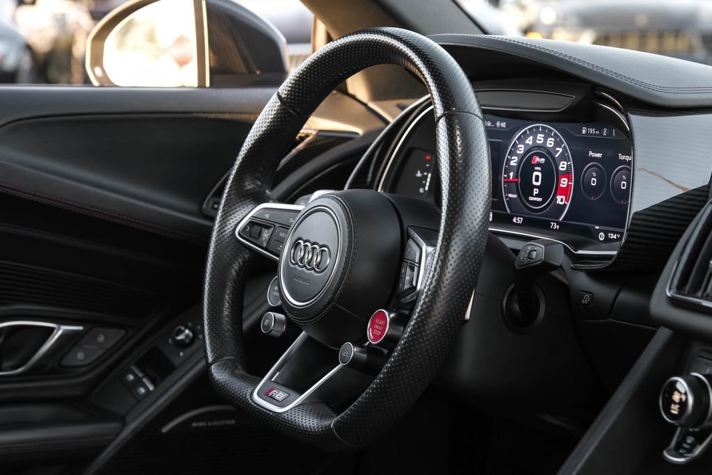 Used 2018 Audi R8 V10 plus image 9