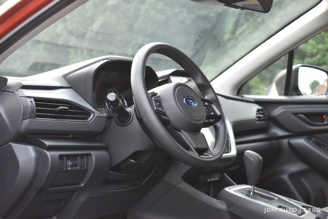 Used 2024 Subaru Crosstrek 2.0i Premium w/ Crosstrek Mirror Package AWD/4WD image 18