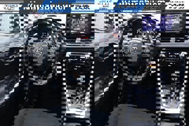 Used 2021 Toyota RAV4 LE image 14