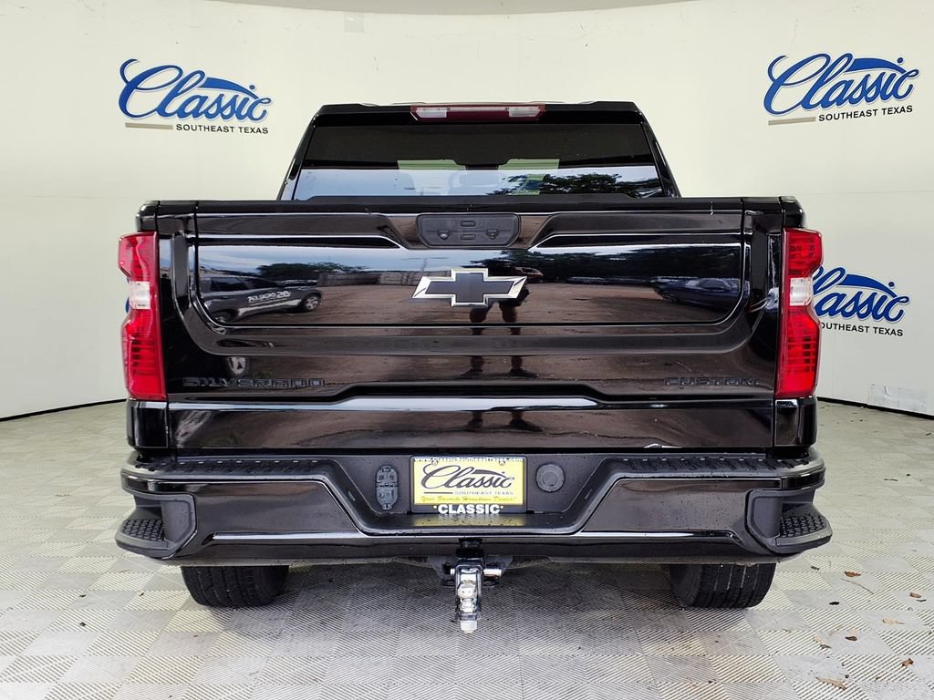 Used 2023 Chevrolet Silverado 1500 Custom w/ LPO, Dark Essentials Package RWD image 4