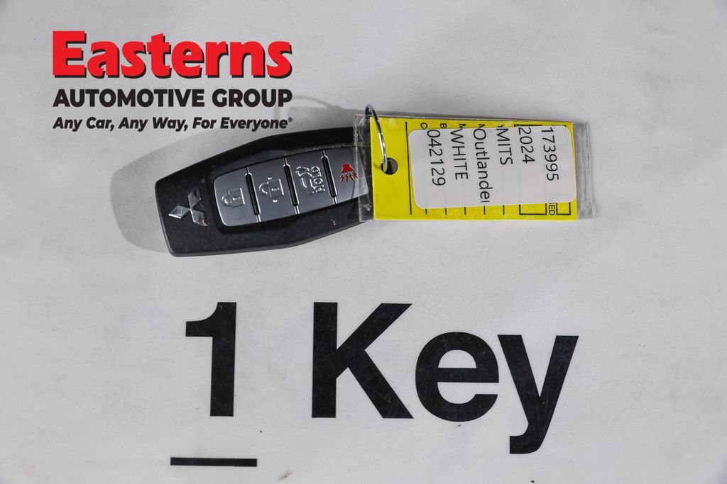 Used 2024 Mitsubishi Outlander SE AWD/4WD image 24