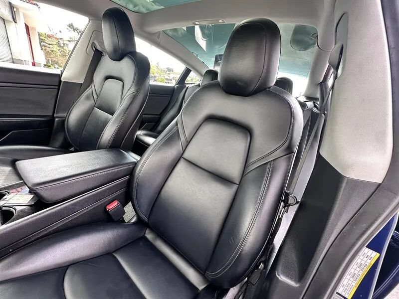 Used 2020 Tesla Model 3 Standard Range RWD image 17