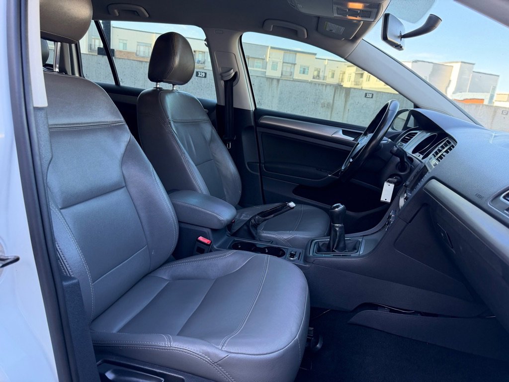 Used 2016 Volkswagen Golf S FWD image 25