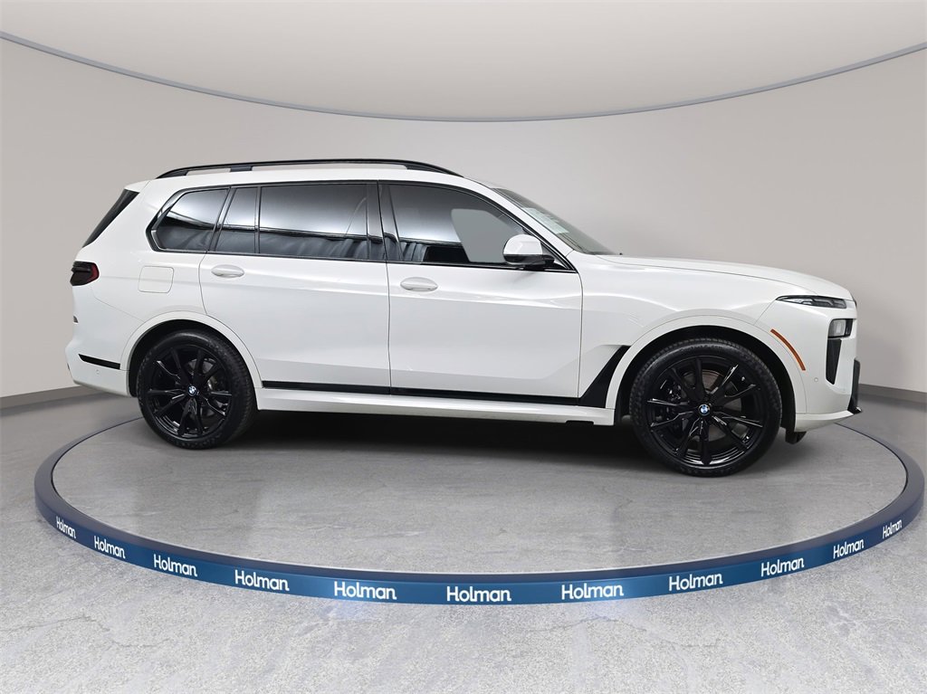 Used 2023 BMW X7 xDrive40i w/ M Sport Package image 4