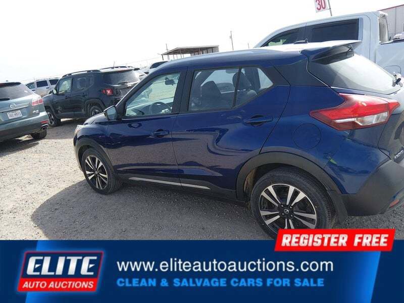 Used 2018 Nissan Kicks SR image 24