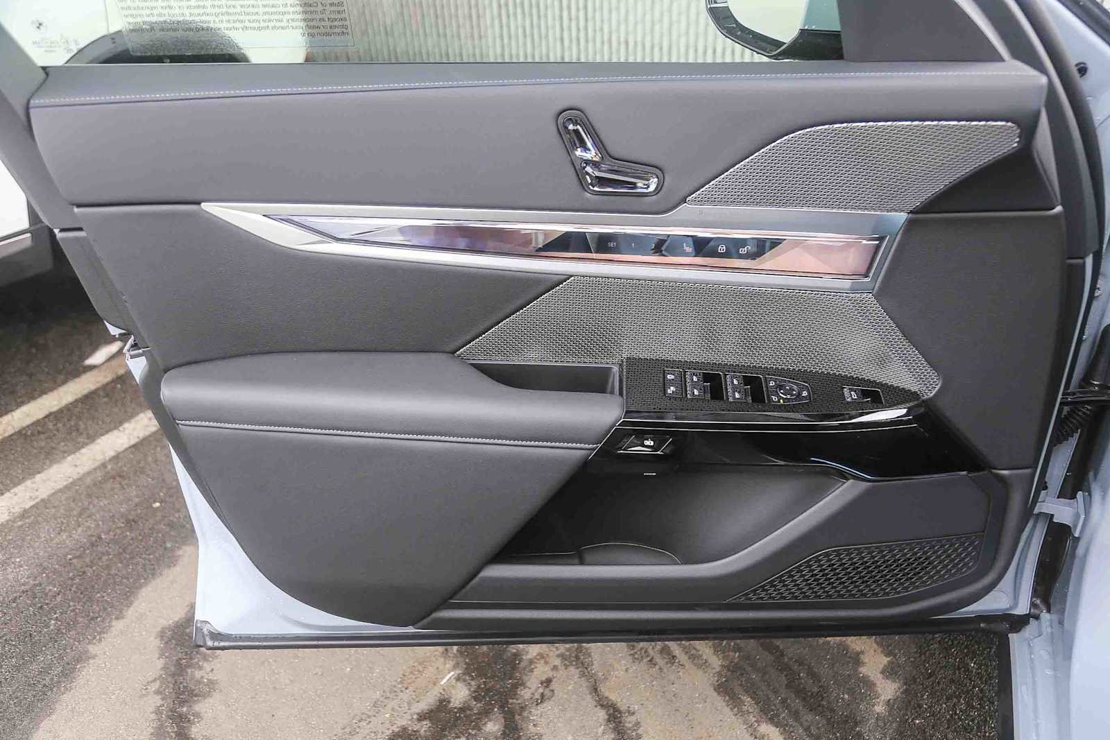 New 2026 BMW 740i image 17