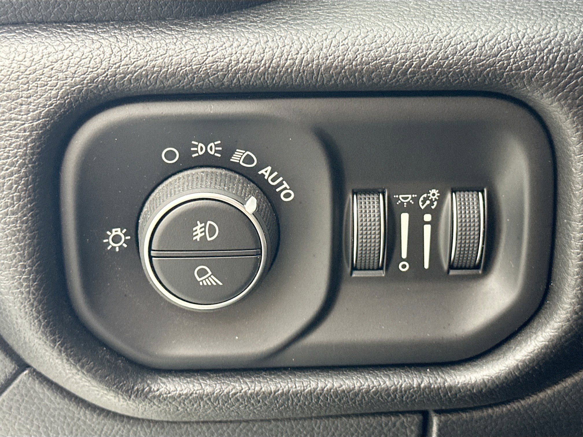 Used 2022 RAM 1500 Laramie RWD image 10