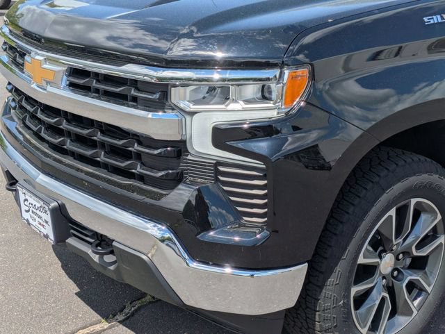 Certified 2022 Chevrolet Silverado 1500 LT AWD/4WD image 9