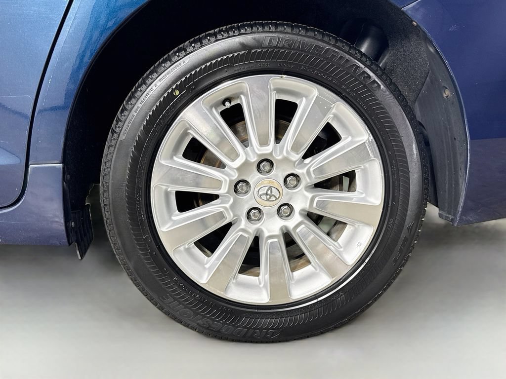 Used 2011 Toyota Sienna LE w/ Towing Pkg AWD/4WD image 33