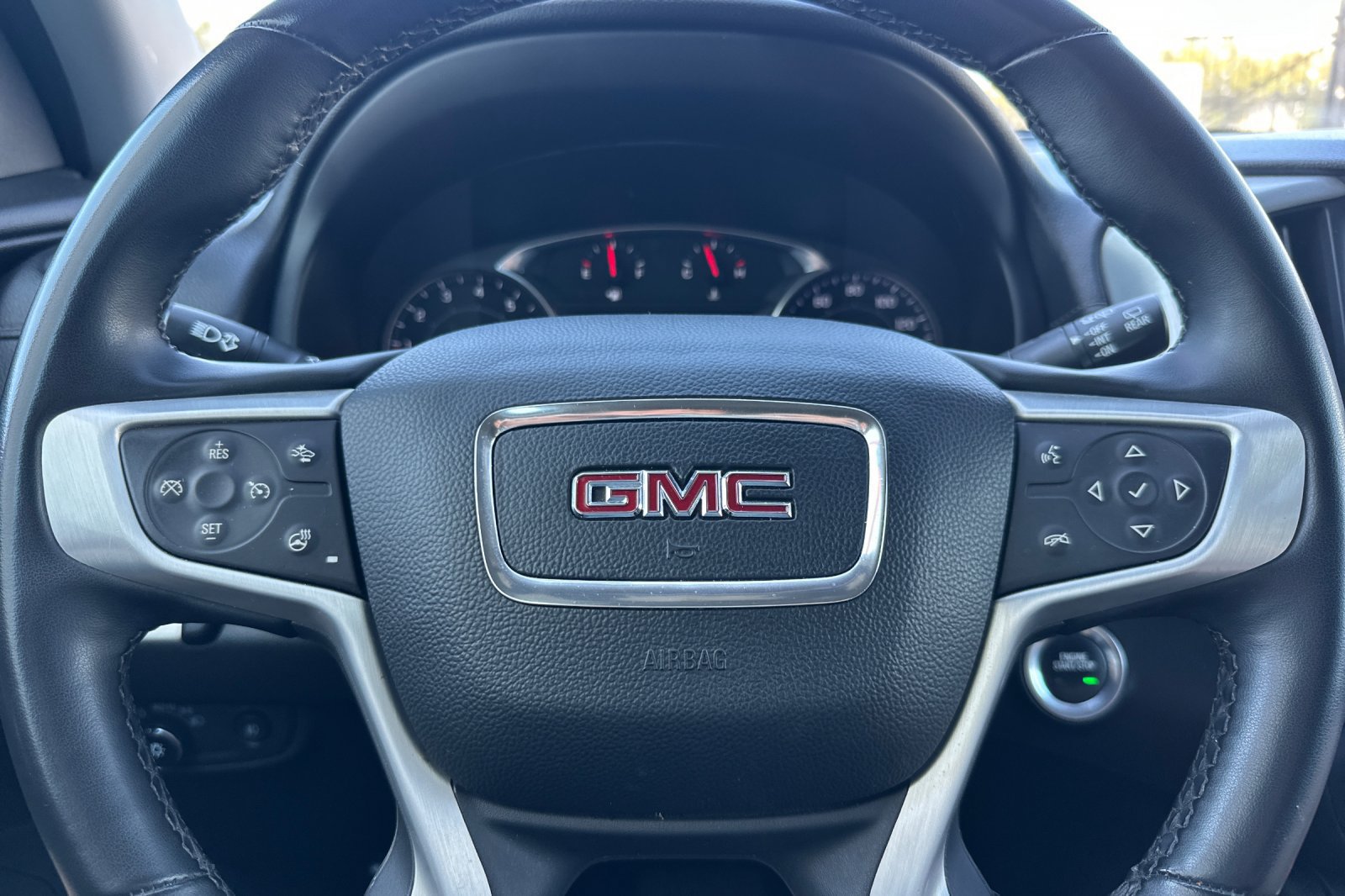 Used 2024 GMC Terrain SLT FWD image 34