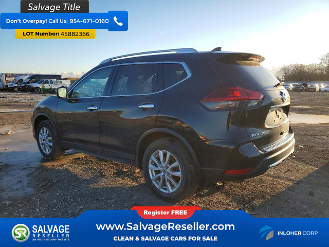 Used 2018 Nissan Rogue SV w/ Premium Package image 3