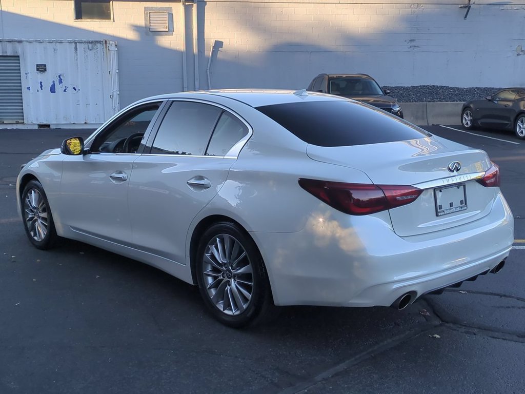Used 2018 INFINITI Q50 Luxe w/ Essential Package (3.0T Luxe) AWD/4WD image 6