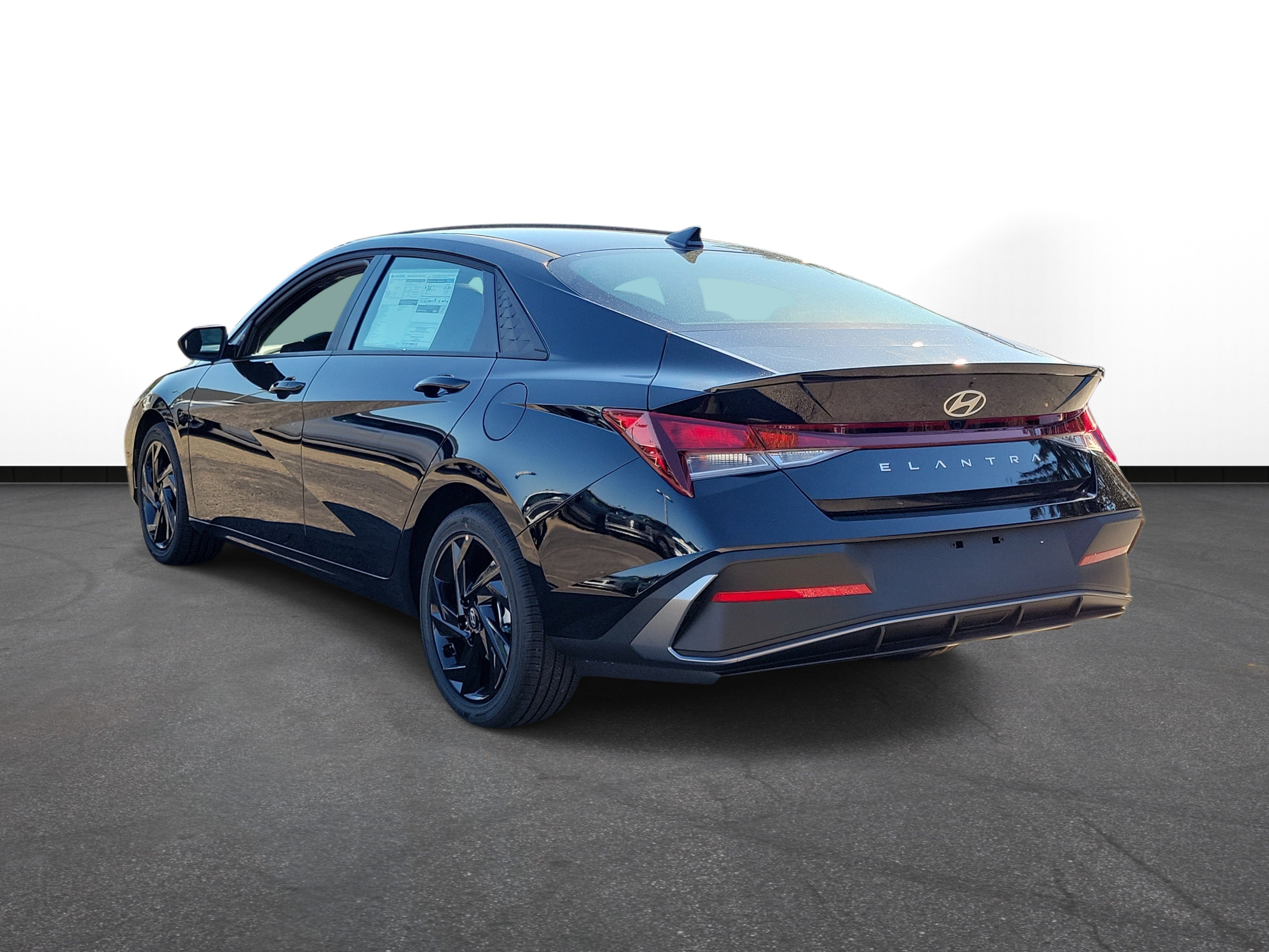New 2026 Hyundai Elantra SEL Sport FWD image 3