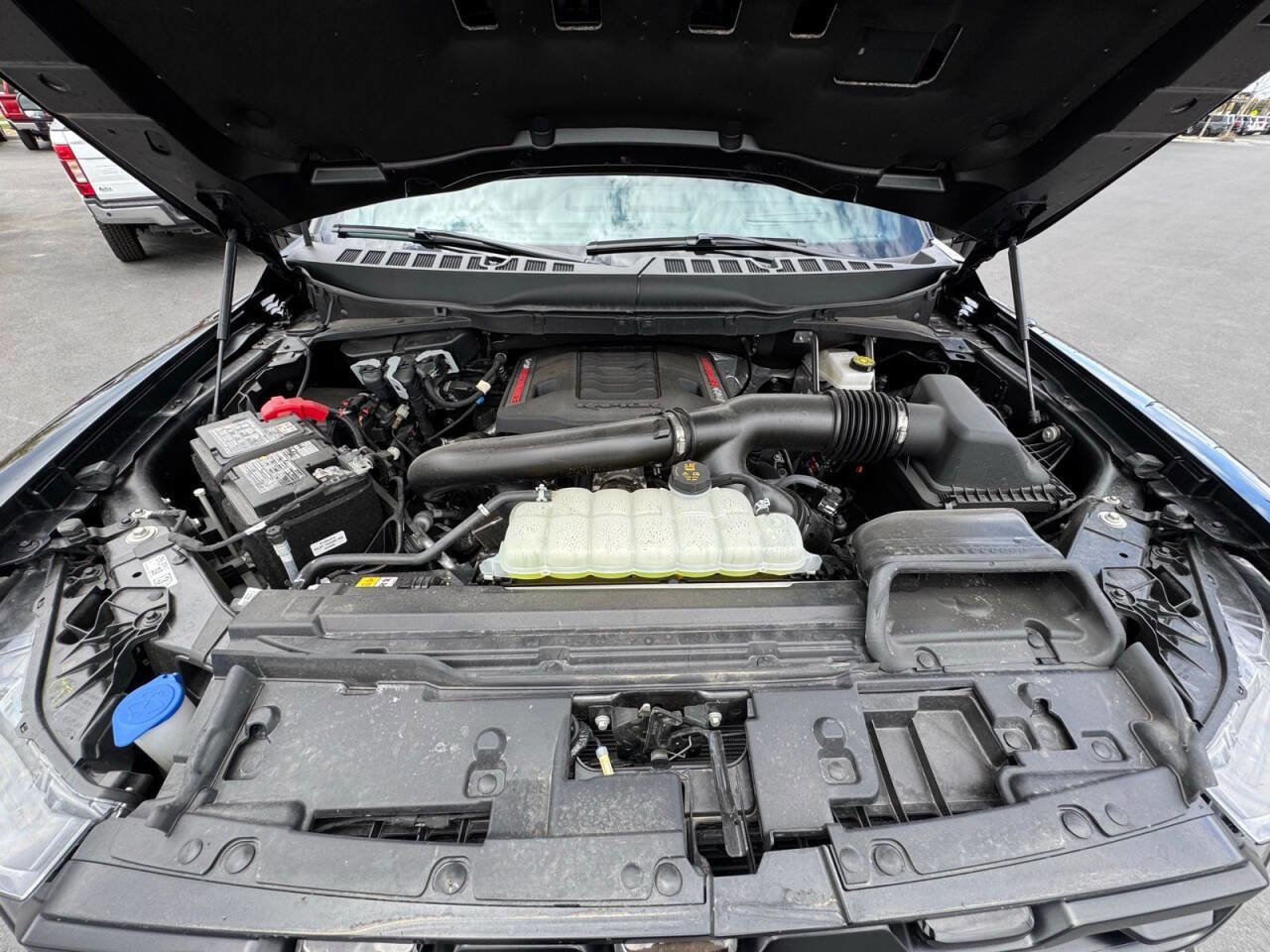 Used 2025 Ford F150 Raptor AWD/4WD image 33