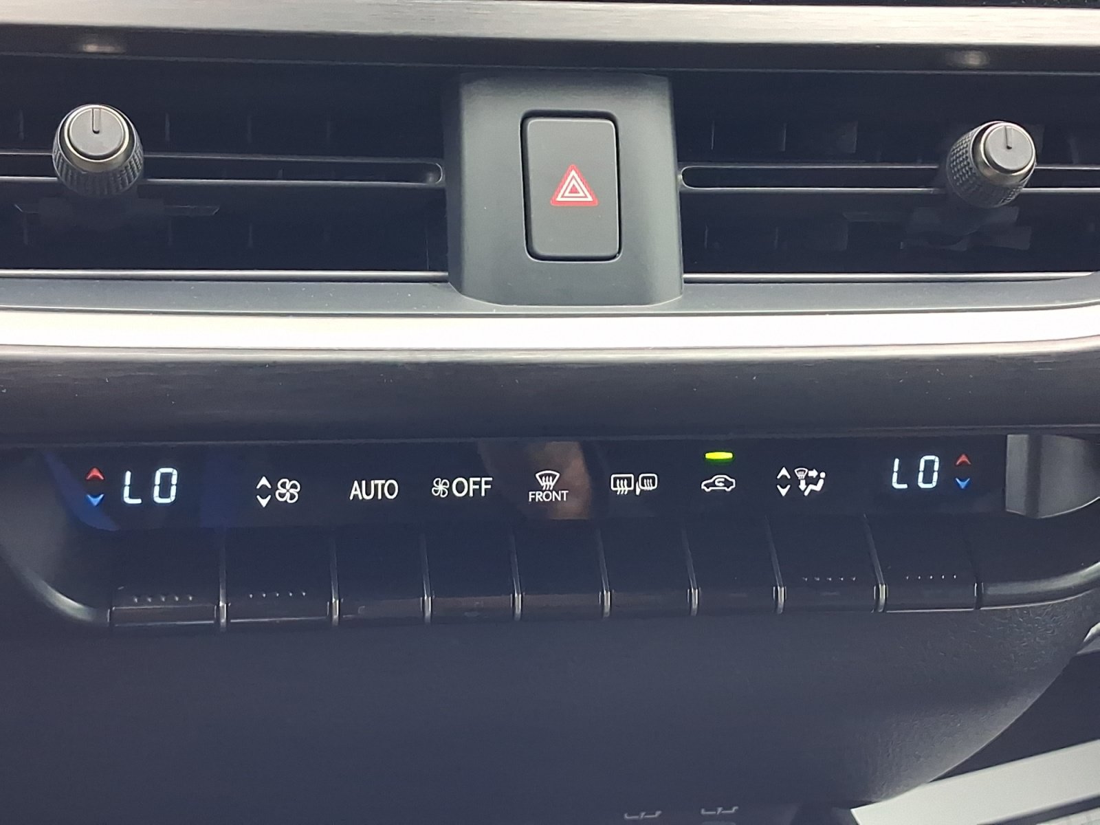 Used 2023 Lexus UX 250h F Sport AWD/4WD image 17