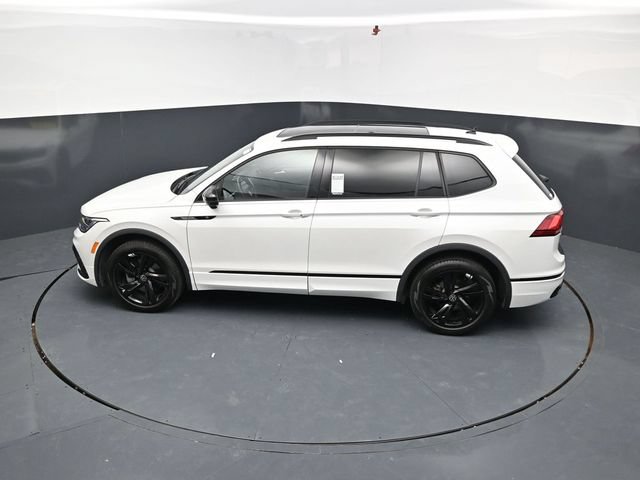 Used 2023 Volkswagen Tiguan SE R-Line AWD/4WD image 54