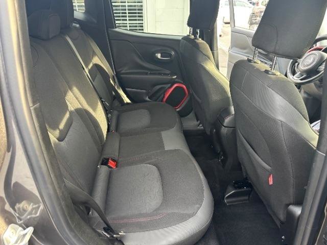 Used 2016 Jeep Renegade Trailhawk image 34