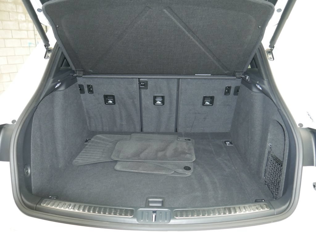 Certified 2023 Porsche Macan AWD/4WD image 22