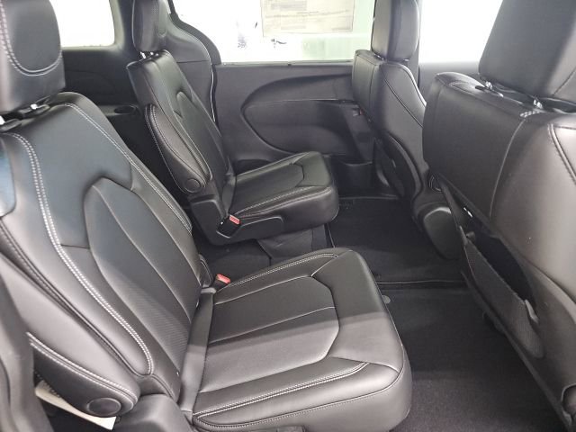 New 2026 Chrysler Pacifica Select AWD/4WD image 15